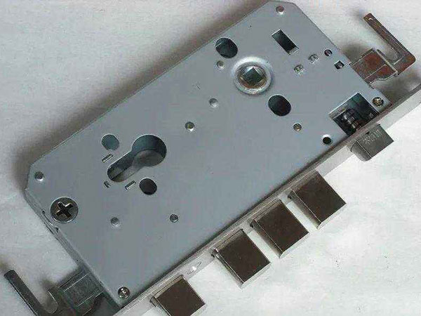 叠彩24小时上门开锁公司